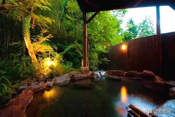 日本最美的秋天,都藏在这几家数百年历史的温泉旅馆里!