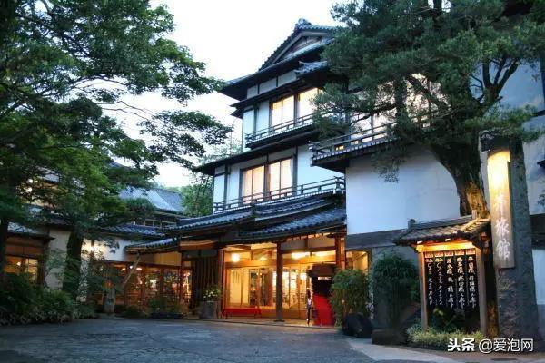 日本最美的秋天,都藏在这几家数百年历史的温泉旅馆里!
