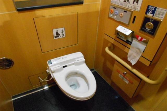 为什么日本的厕所没有窗户，也不会有“奇怪”的味道？涨知识了