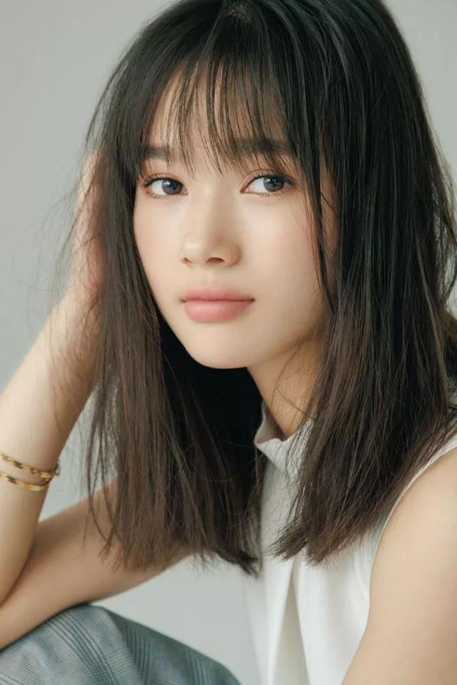 这位摘得日本“最强美颜”称号的17岁少女,到底是什么来头!