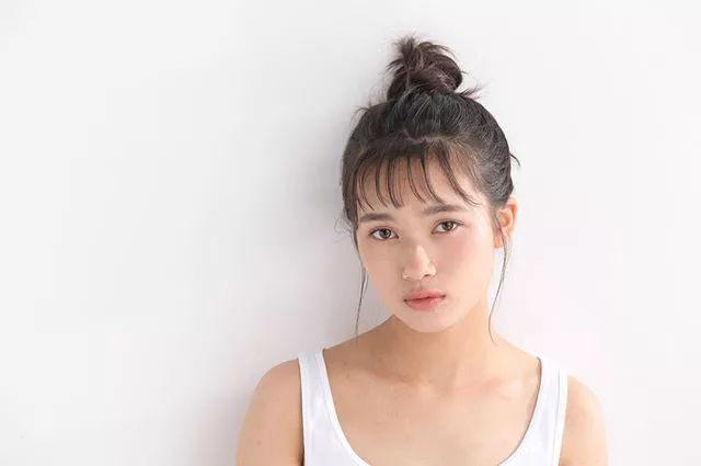 这位摘得日本“最强美颜”称号的17岁少女,到底是什么来头!