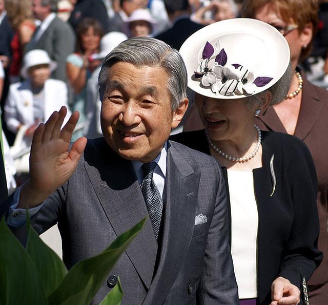 日本新天皇登基仪式涉嫌违反宪法政教分离条款，百人团体发起诉讼