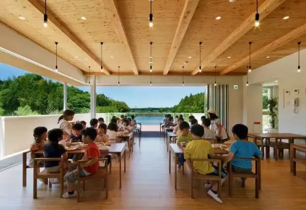 看日本对幼儿的教育,才知道我们的孩子是如何被教“傻”的!