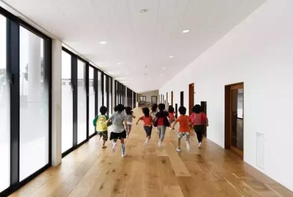 看日本对幼儿的教育,才知道我们的孩子是如何被教“傻”的!