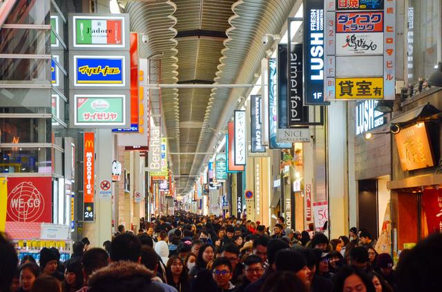 日本这个购物街成了打卡地，他有什么值得我们前往的？