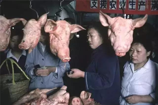 日本摄影师用20万张底片,记录了80年代中国最有情味的瞬间