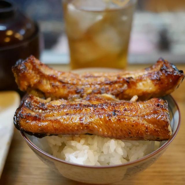 日本人为什么对鳗鱼饭情有独钟?