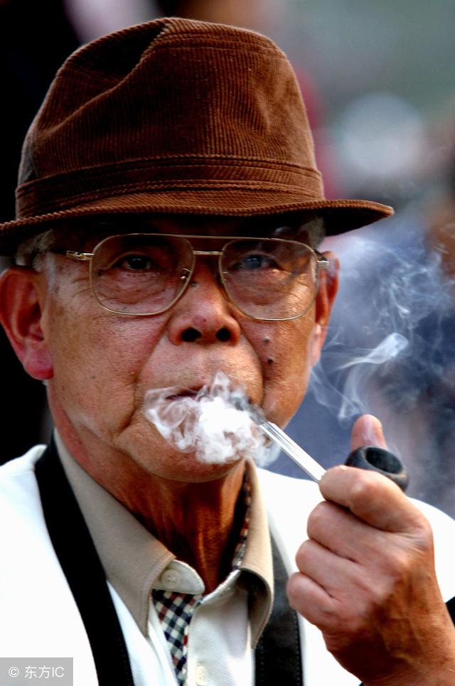 生命尽头,日本老人都活成了段子手