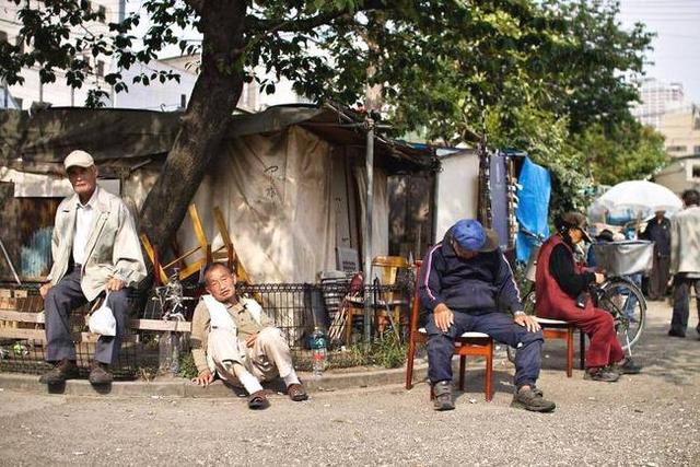 走进日本三大贫民街区:大阪釜崎、东京山谷以及横滨寿町