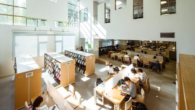 日本2所顶尖私立大学,高昂的学费下,为什么学生还比东京大学多