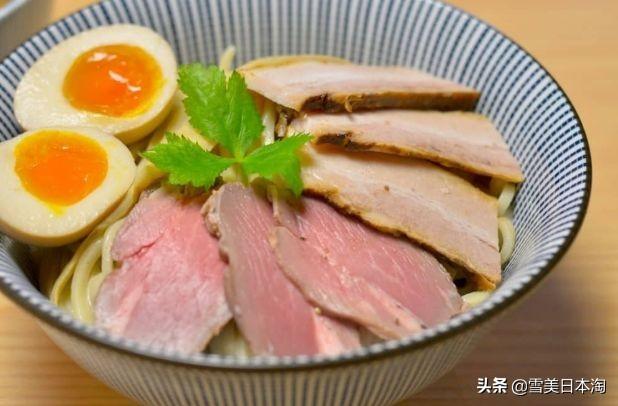 日本大叔把拉面做成米其林,抹茶味惹人爱,贝克汉姆都称赞连连