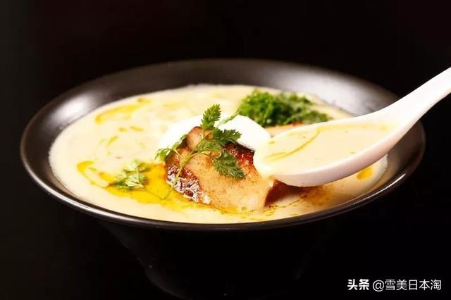 日本大叔把拉面做成米其林,抹茶味惹人爱,贝克汉姆都称赞连连