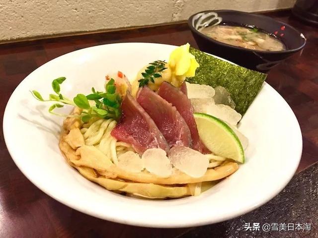 日本大叔把拉面做成米其林,抹茶味惹人爱,贝克汉姆都称赞连连