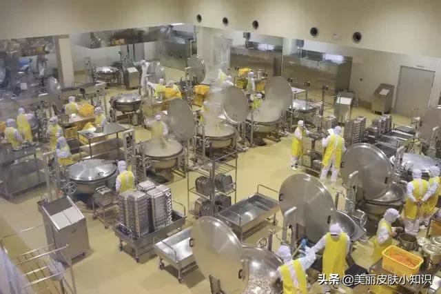 日本小学10元钱的午餐,竟引来1300余万人观看,让人深思...