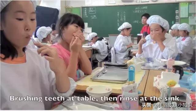 日本小学10元钱的午餐,竟引来1300余万人观看,让人深思...