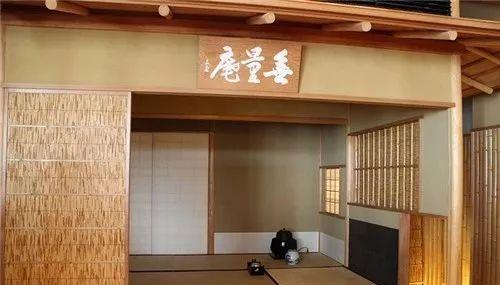 变态”的日本零售,用一整栋楼来卖茶
