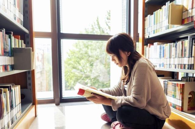 如何一年读书超过 300 本书？两位日本读书狂人教你最强读书法