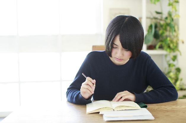 如何一年读书超过 300 本书？两位日本读书狂人教你最强读书法