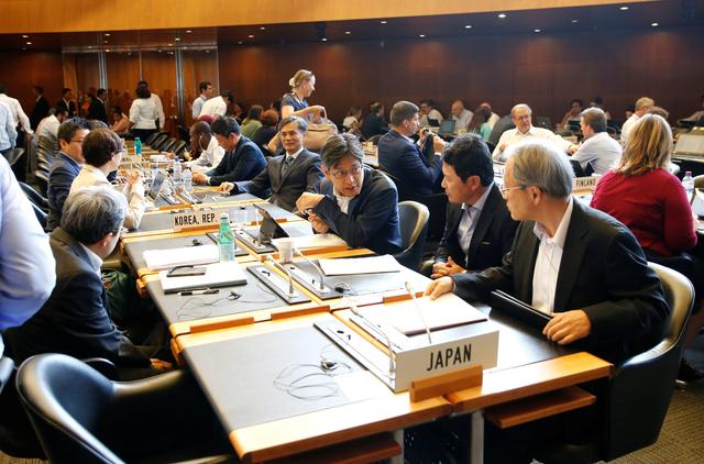 日韩大战升级失控:同一天互删白名单,日本精确打击韩国“七寸”,54.6%韩国人抵制日货
