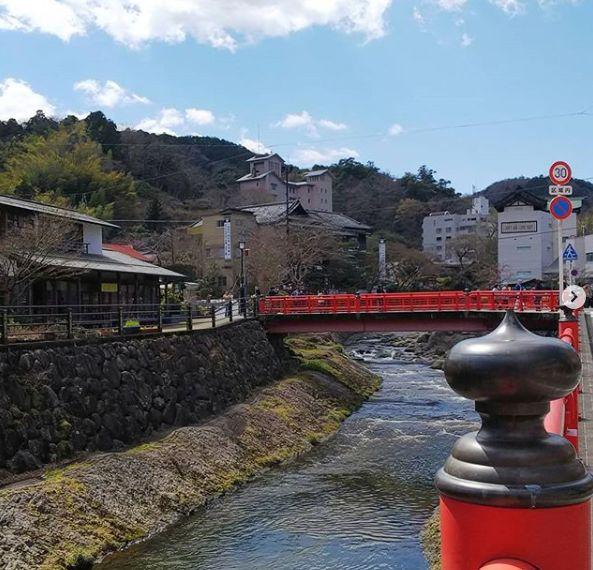 10月日本红叶季,最适合散步的十条温泉街