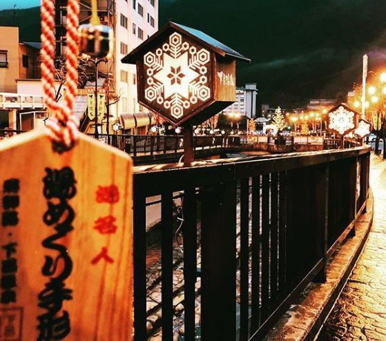 10月日本红叶季,最适合散步的十条温泉街