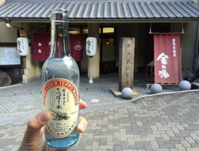 10月日本红叶季,最适合散步的十条温泉街