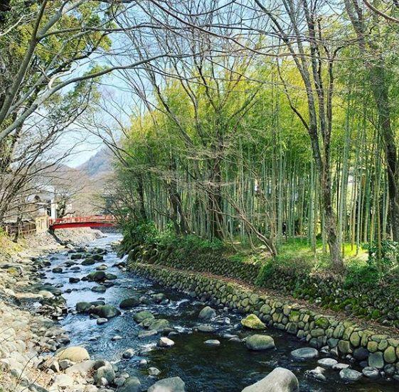 10月日本红叶季,最适合散步的十条温泉街