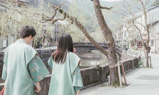 10月日本红叶季,最适合散步的十条温泉街