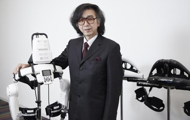 他倾尽一生研究机器人,现在是日本大富豪