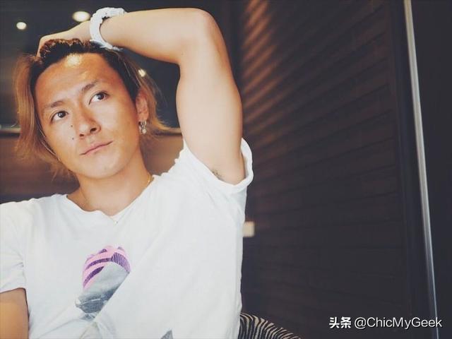 昔日天后滨崎步如今靠曝旧情生存!前男友落魄到当牛郎,公园吃草