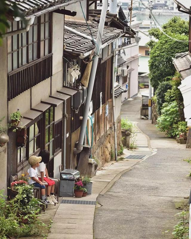 日本爸爸用镜头记录一儿一女,网友:这就是宫崎骏电影里的画面啊