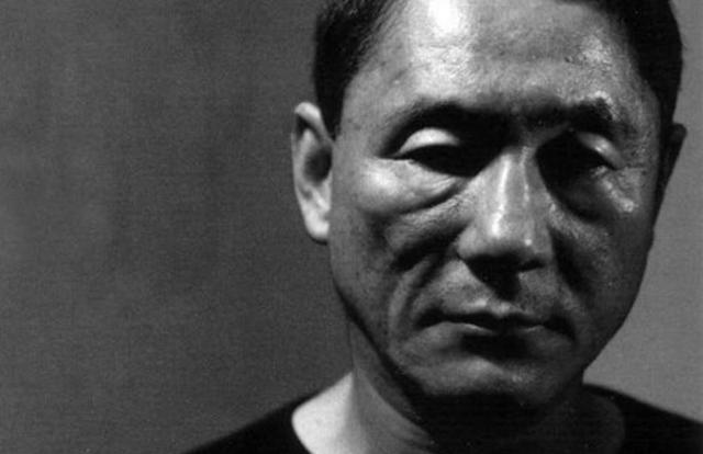 北野武净身出户后被情妇抛弃,哭丧脸接受采访的样子也太好笑了hhh
