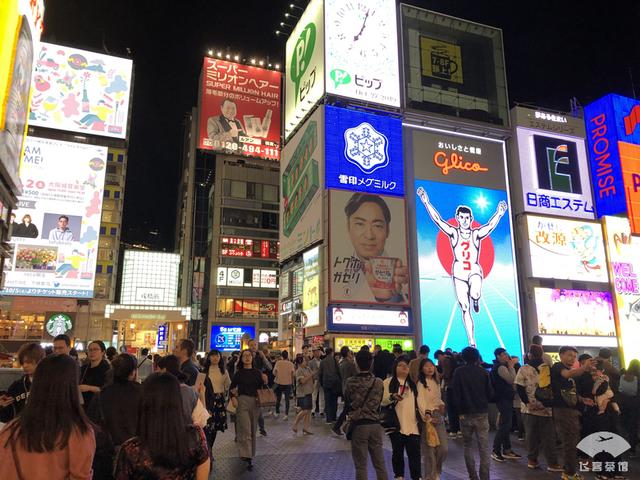 中国小伙入住日本最高的五星酒店,对比来看,这服务态度不得不服