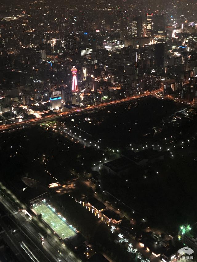 中国小伙入住日本最高的五星酒店,对比来看,这服务态度不得不服