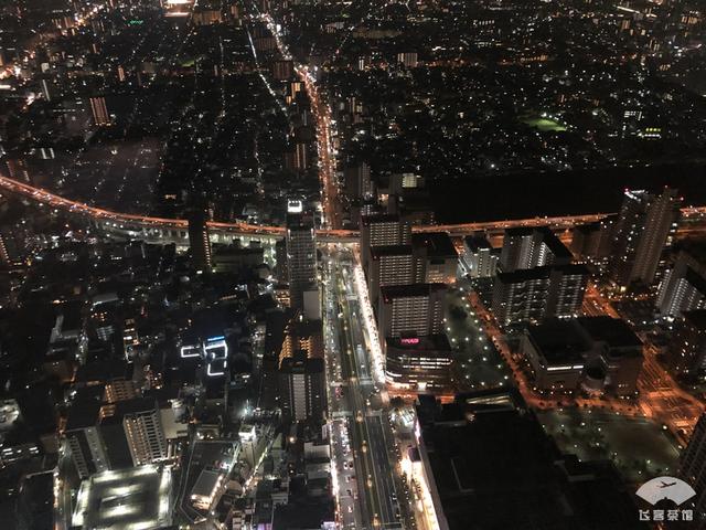 中国小伙入住日本最高的五星酒店,对比来看,这服务态度不得不服