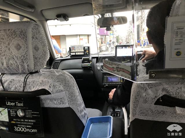 中国小伙入住日本最高的五星酒店,对比来看,这服务态度不得不服