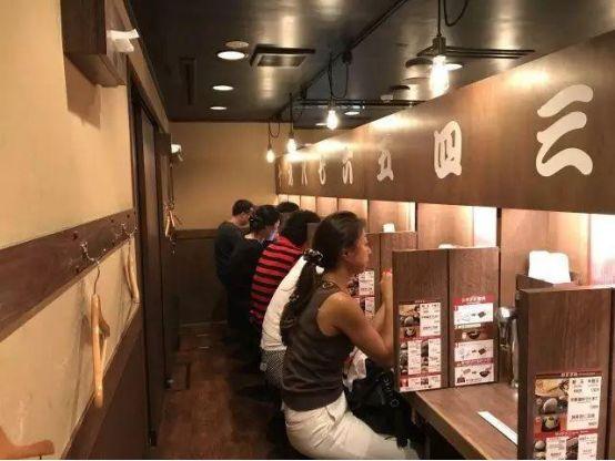每5个男人里,就有1个打光棍到死:日本这次真急了