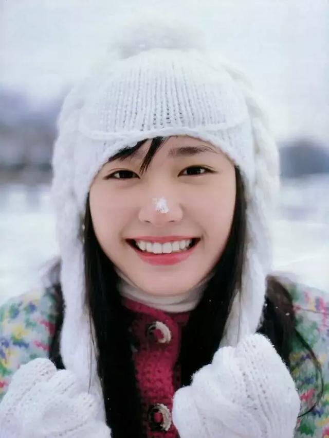 挤走新垣结衣,登顶日本最美,可长成这样,为啥号称日版杨幂?