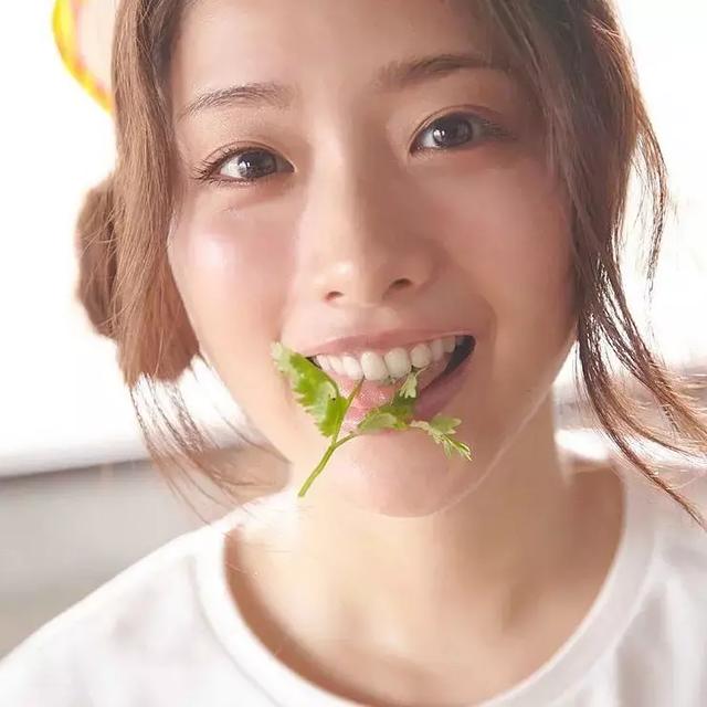 挤走新垣结衣,登顶日本最美,可长成这样,为啥号称日版杨幂?
