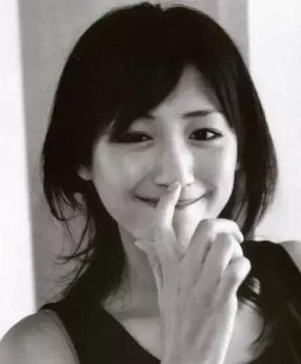 挤走新垣结衣,登顶日本最美,可长成这样,为啥号称日版杨幂?