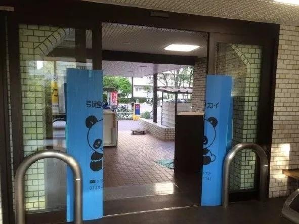 日本搬家公司收费4900元还被夸上天?网友拍下了全过程,是真厉害