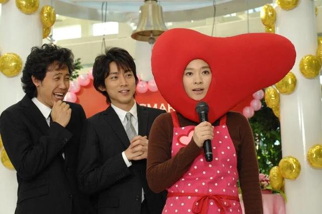 她是日剧女王,前男友是小室哲哉,嫁大24岁老公,连生二儿成赢家