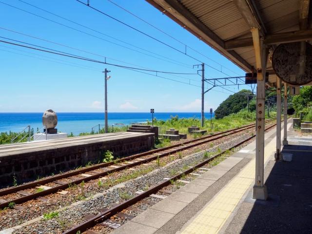 日本最好看的海,都藏在这些车站里