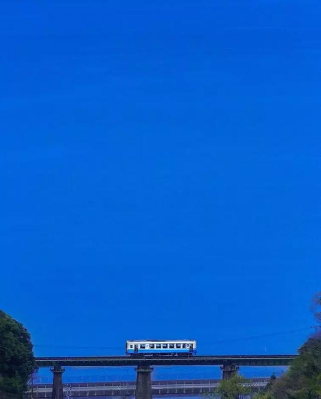 日本最好看的海,都藏在这些车站里
