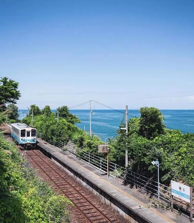 日本最好看的海,都藏在这些车站里