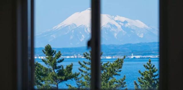 日本最好看的海,都藏在这些车站里