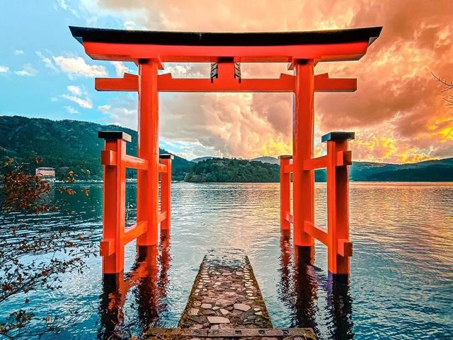 全日本最适合拍照晒图的十大神社,没人能逃过的神秘之美