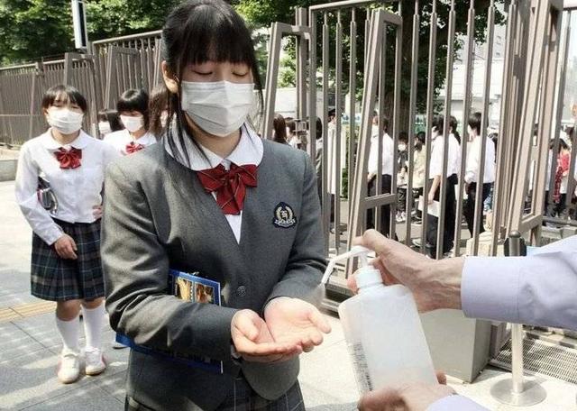 日本“起大早赶晚集”?安倍政府应对新冠疫情为何力不从心