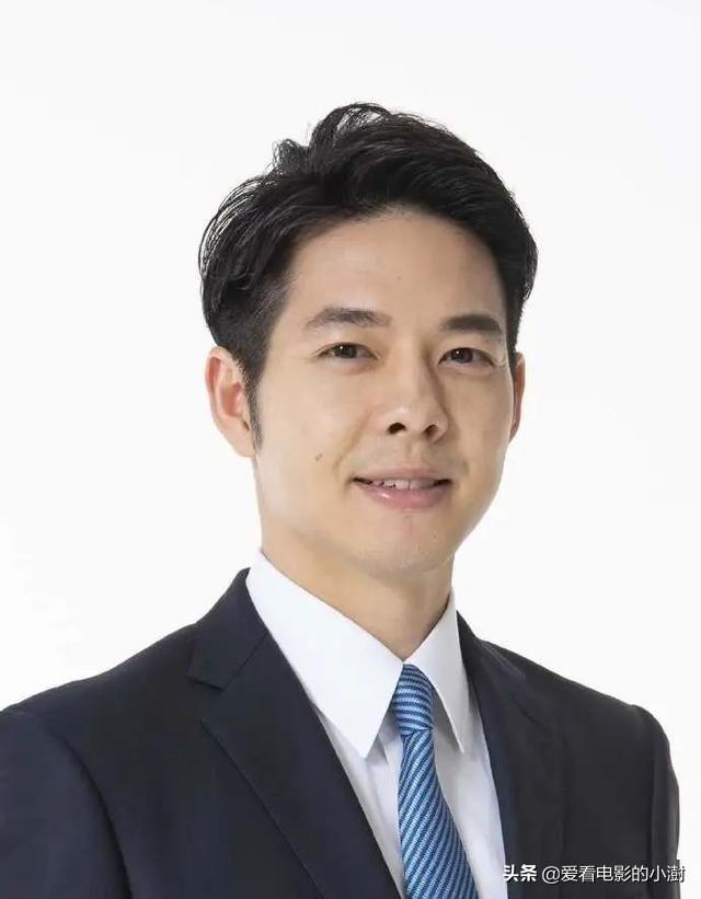 疫情之下日本的这位知事彻底火了,明明可以靠颜值却偏要靠实力