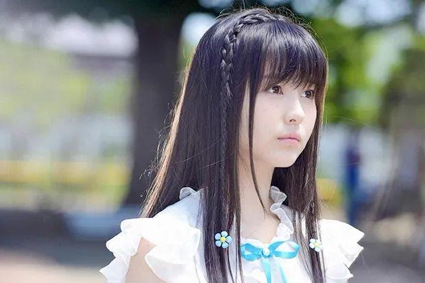 日本00后爆红女演员,滨边美波坚持每天自己做饭